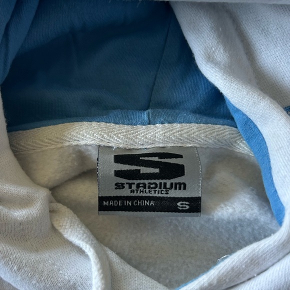 University of North Carolina sweatshirt - Picture 4 of 4